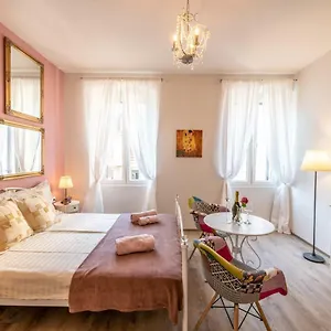 Apartment Old Romantic 3
